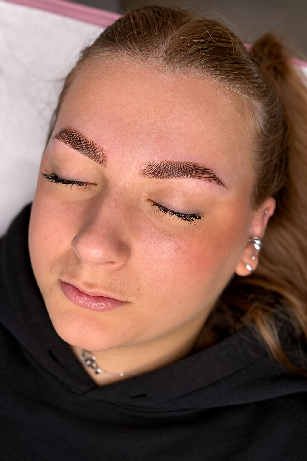Brows Trend Masterclass: Laminazione sopracciglia e tinta grafica + progetto russo
