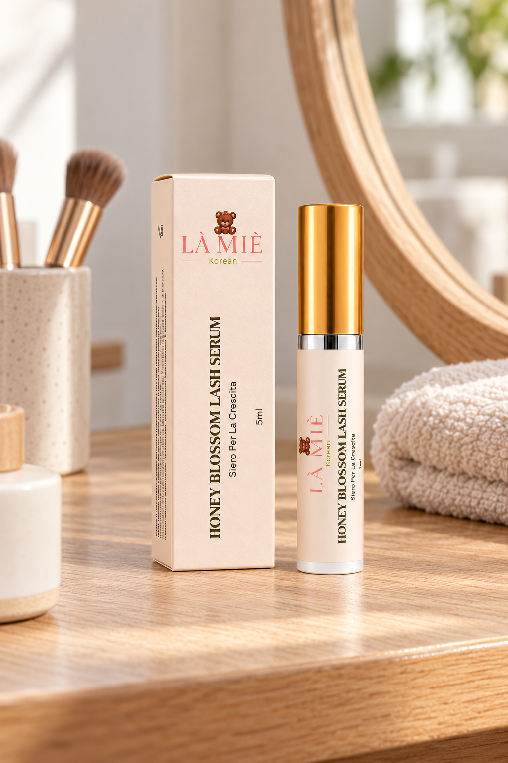 HONEY BLOSSOM Siero Ciglia LÀ MIÈ – ambientazione su piano in legno